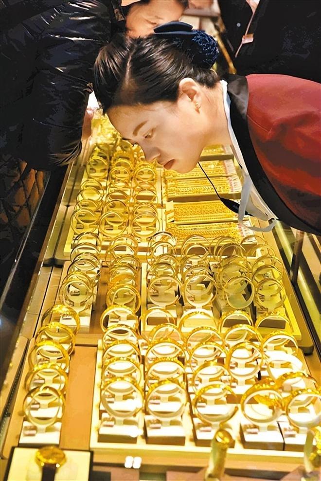 金价翻3倍三金成难题不是不想是结不起开元棋牌app难怪大家不结婚!5年(图12) 金价翻3倍三金成难题不是不想是结不起开元棋牌app难怪大家不结婚!5年(图12)