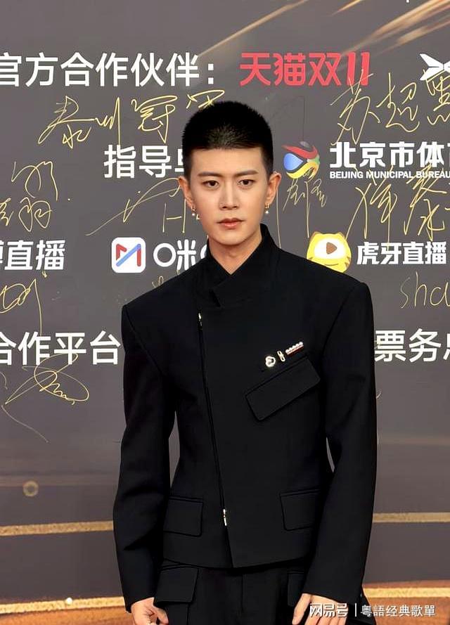 上大分从邓亚萍看他的眼神就知道他多帅开元