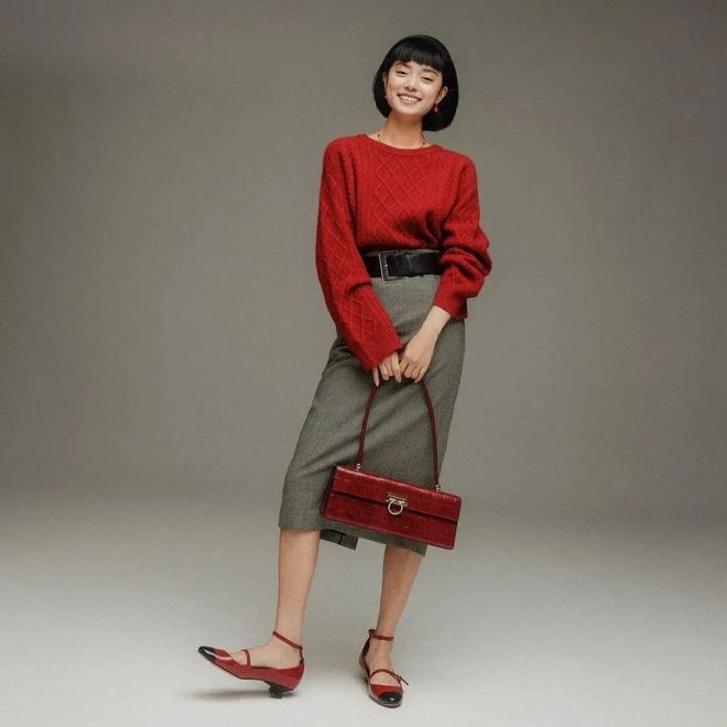 毛衣迎接元旦假期吧！开元棋牌app穿上红(图7)