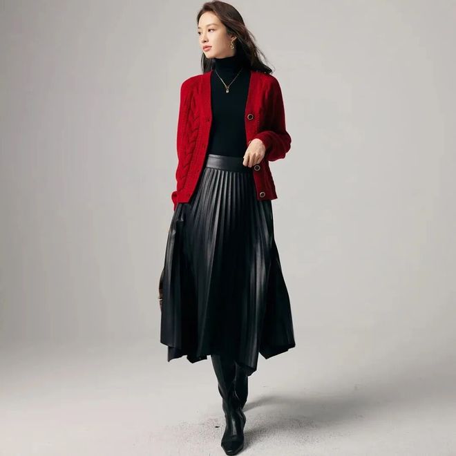 毛衣迎接元旦假期吧！开元棋牌app穿上红(图6)