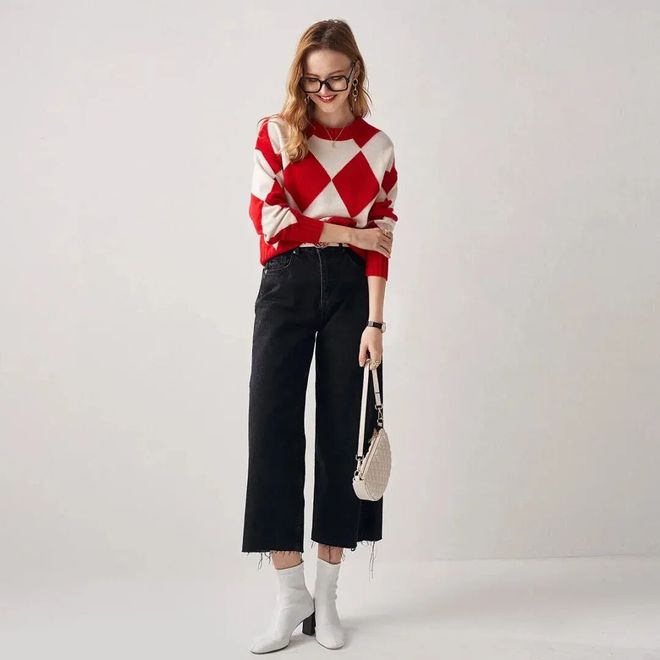 毛衣迎接元旦假期吧！开元棋牌app穿上红(图5)